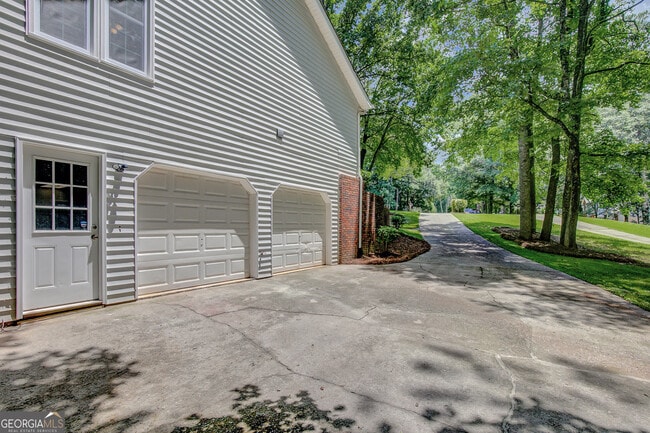 Photo - 220 Fontaine Way