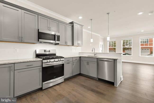 Building Photo - 7551 Crowley St Unit B