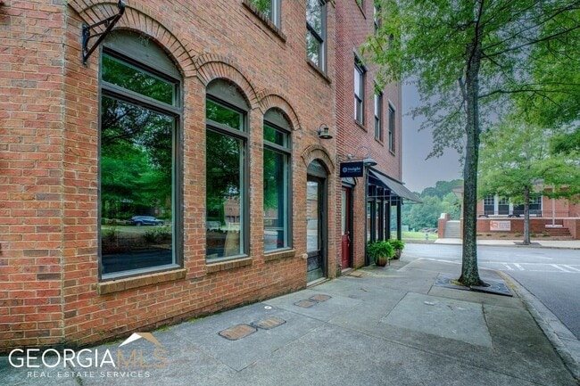 Photo - 4173 Raphael Street