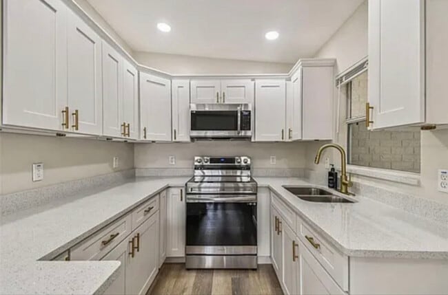 Photo - 1914 E Crenshaw St