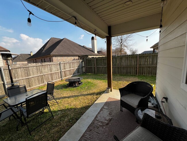 Photo - 3 Bedroom, 2 Bathroom, Brick Home , Garage , fenced yard