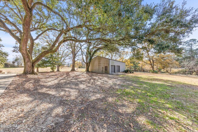 Photo - 1401 E Bayou Pkwy