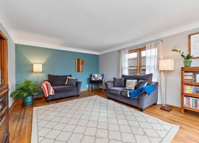 Photo - Lovely 4 Bedroom - Lee Park Neighborhood