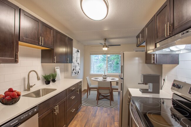 1BD, 1BA - Kitchen - 648-708 SF - Habitat