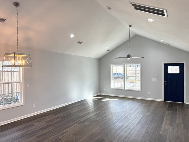 Photo - 118 Mineral Springs Rd