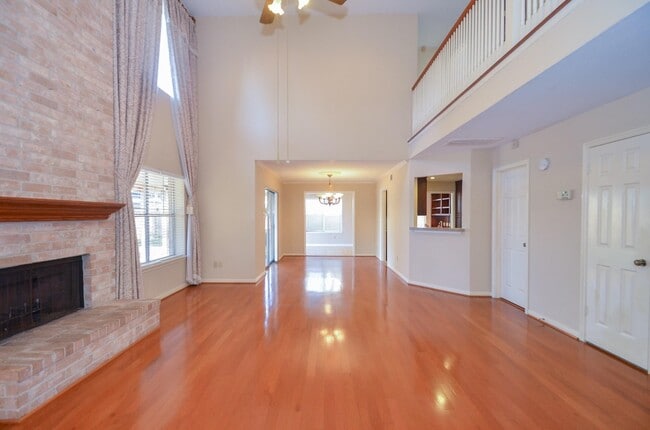 Photo - 2926 Williams Grant