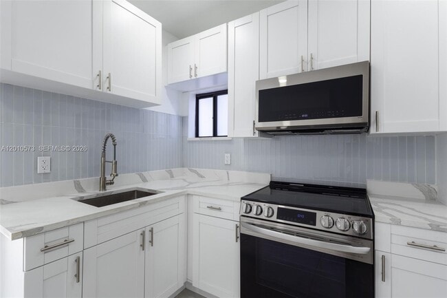 Photo - 571 NW 152nd St