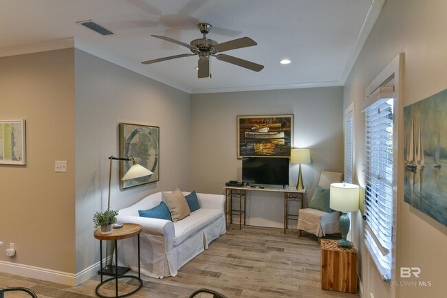 Photo - 1695 Guarisco St