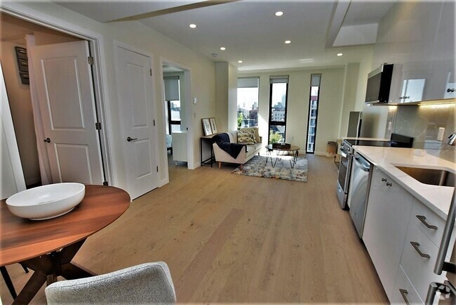 Building Photo - 41-26 44th St Unit 8B Rental