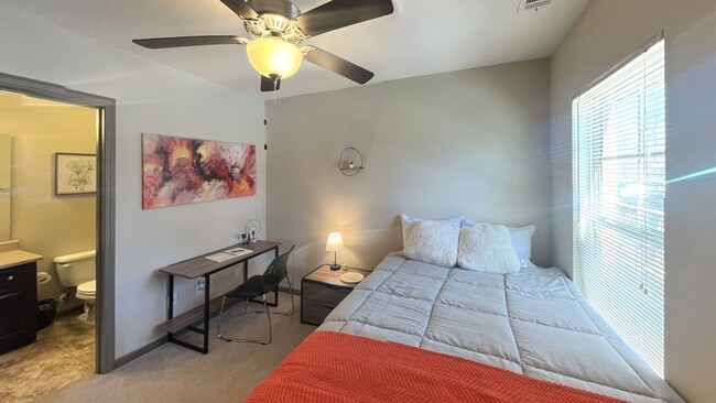 With 4 unique bedroom layouts and an open kitchen & living room, we know you'll feel right at home in one of our 4-Bed, 4-Bath flats!