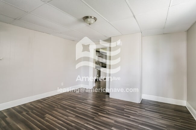 Photo - 305 Johnson St