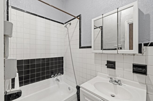Photo - 61 Clendenny Ave Unit 2