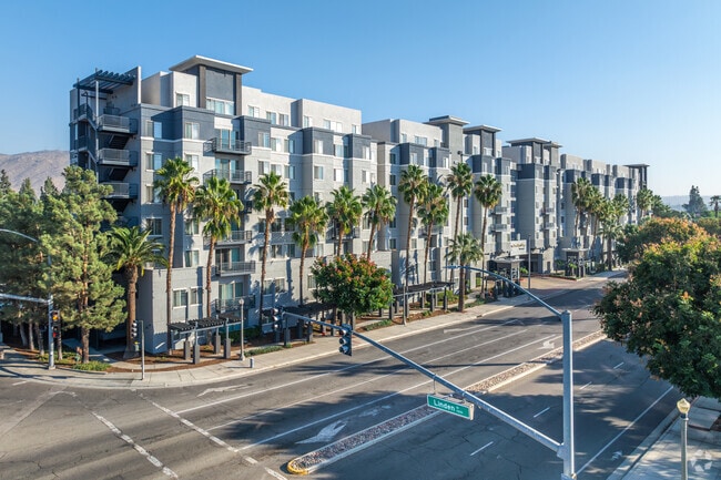 Luxurious Off Campus Housing
