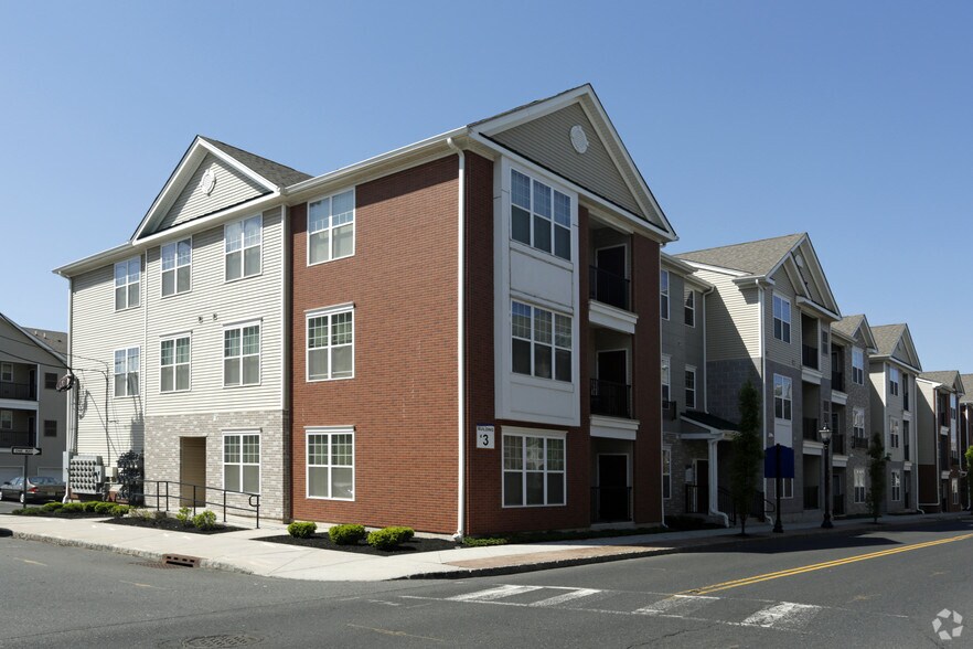 Gateway at Carteret Apartments For Rent in Carteret, NJ