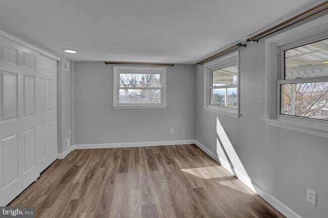 Photo - 933 N Hanover St Unidad 2ND FL