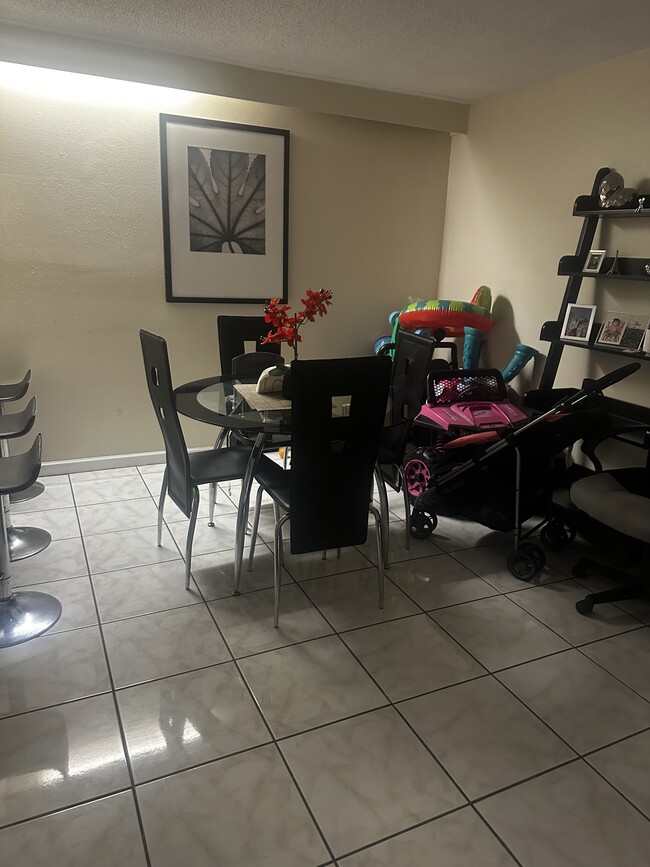 955 W Oak Ridge Rd Unidad 955A