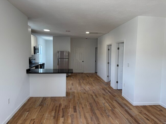 Photo - 18 Worth St Unit 2