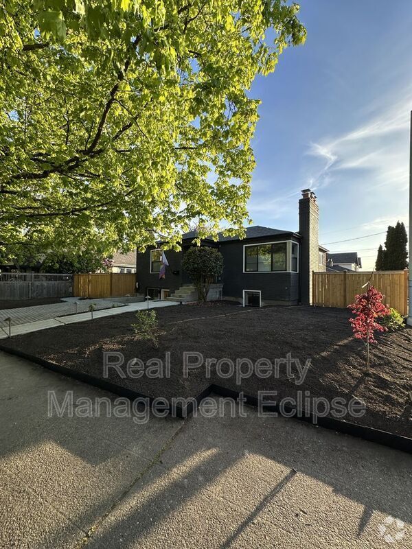 Building Photo - 5403 Beacon Ave S Unit Lower ADU Rental