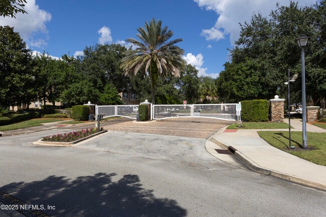 Photo - 12301 Kernan Forest Blvd Unidad 207