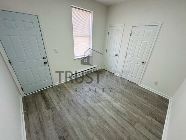 Photo - 2153 W Grange Ave