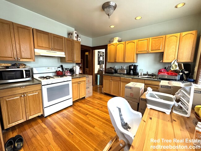 Photo - 18 Saint Peter St Apartments Unit 3
