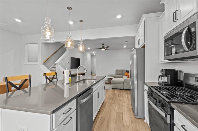 Photo - 300 Marston Ln