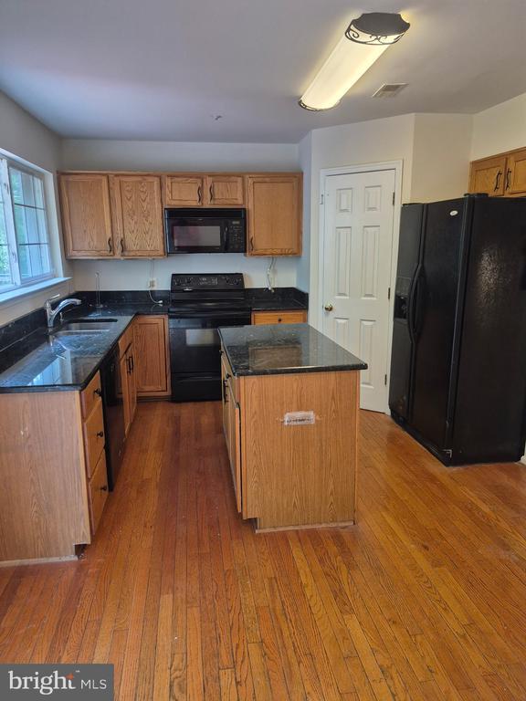 Photo - 2102 Racquet Pl