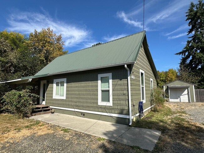 Photo - 379 Greene St
