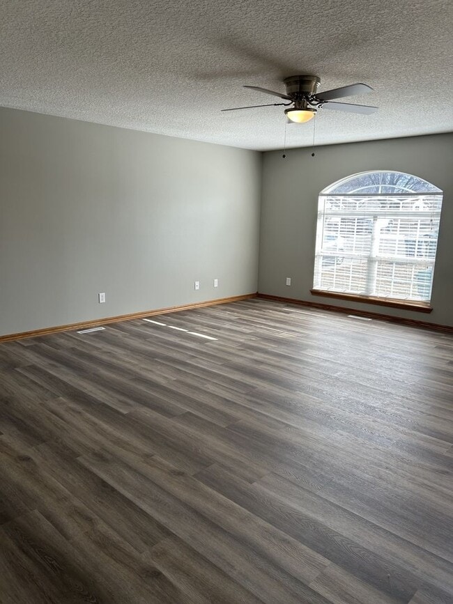 Photo - 719 E Madison St Unit 719 E. Madison Apt. B