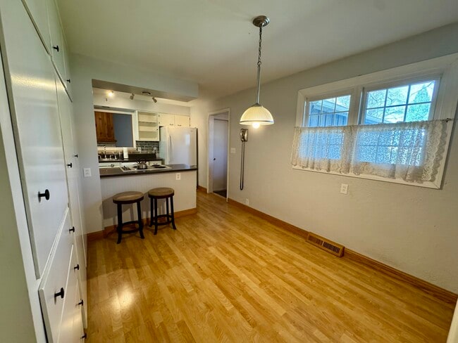 Photo - 1535 Monterey Ct