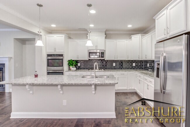 Photo - 4240 Vallonia Dr