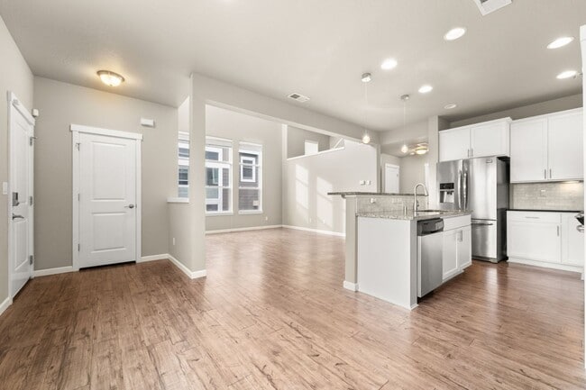 Photo - 2122 W Summit Pkwy