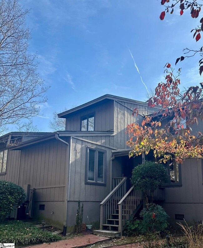 Building Photo - 126 Inglewood Way