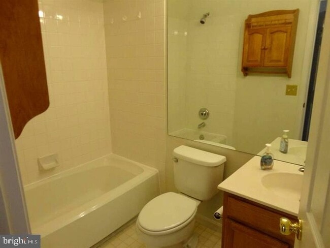 Photo - 9260 Cardinal Forest Ln Apartamento