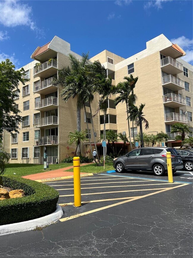 Photo - 13120 SW 92nd Ave Unit B-406