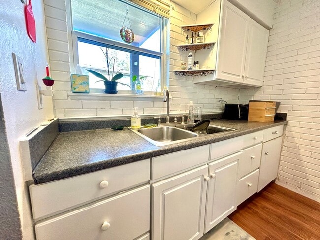 Photo - Beautiful two-story townhome in Denver! Low Maintenance!