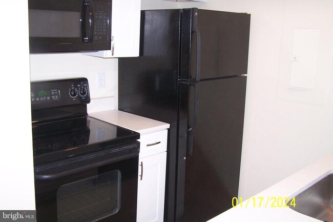 Photo - 1029 N Stuart St Apartment Unit 525