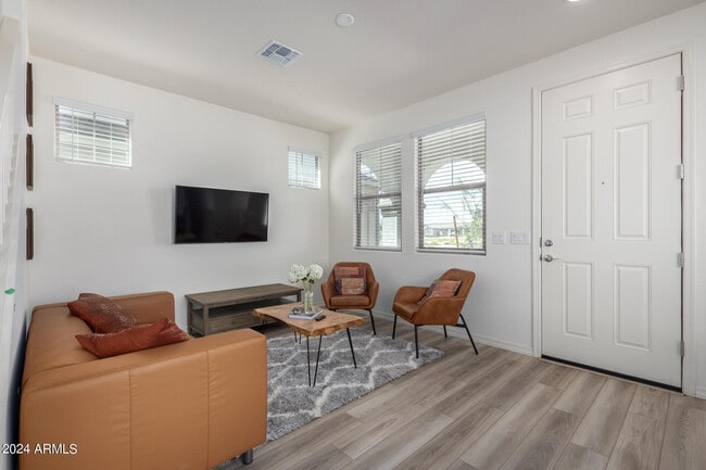 Photo - 1280 W Sparrow Dr