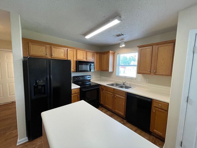 Photo - PRE-LEASING FOR AUGUST 2026!