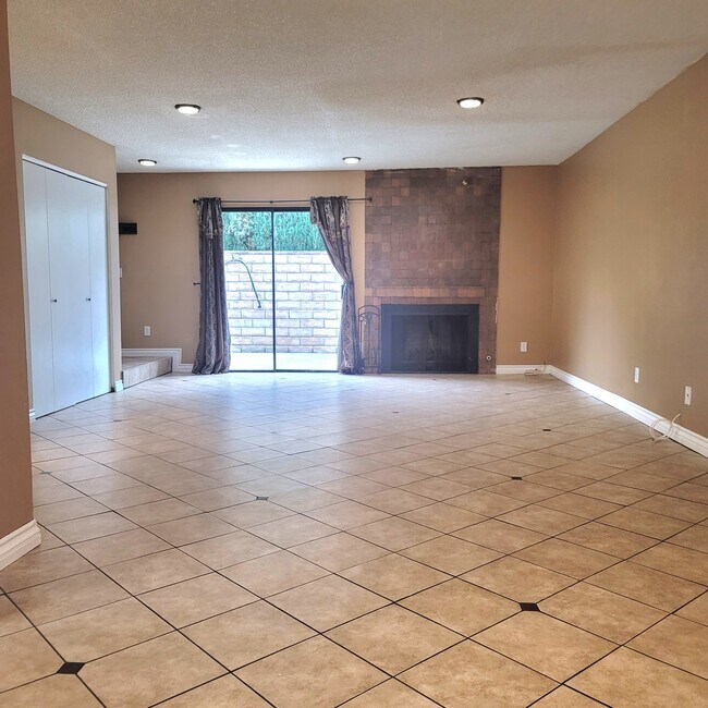 9047 Willis Ave Townhome Townhome Rental in Los Angeles CA