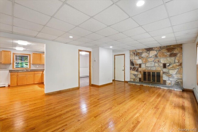 Photo - 272 Brewster Hill Rd