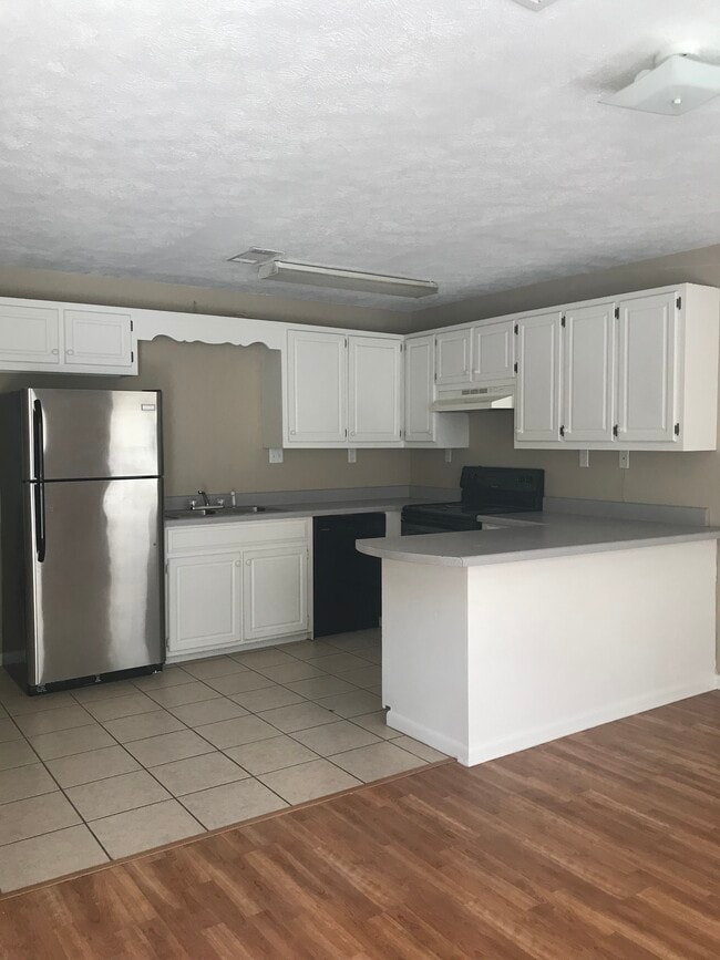 Photo - 110 David Keith Ln