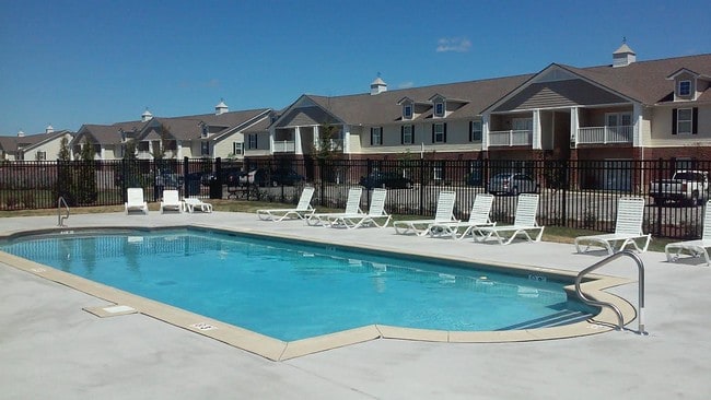 Piscina de fase 1 2 - Ashby Green Apartment Homes