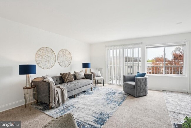 Building Photo - 1005 Chillum Rd Unit 402