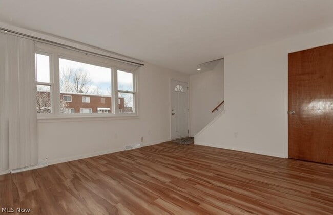 Photo - 1543 Severn Ln