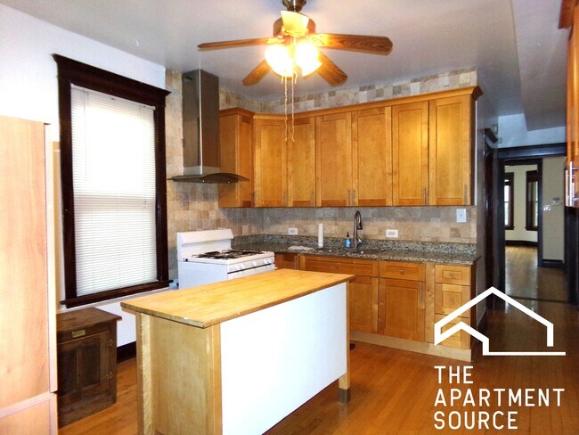 Photo - 1458 W Catalpa Ave Unidad 2