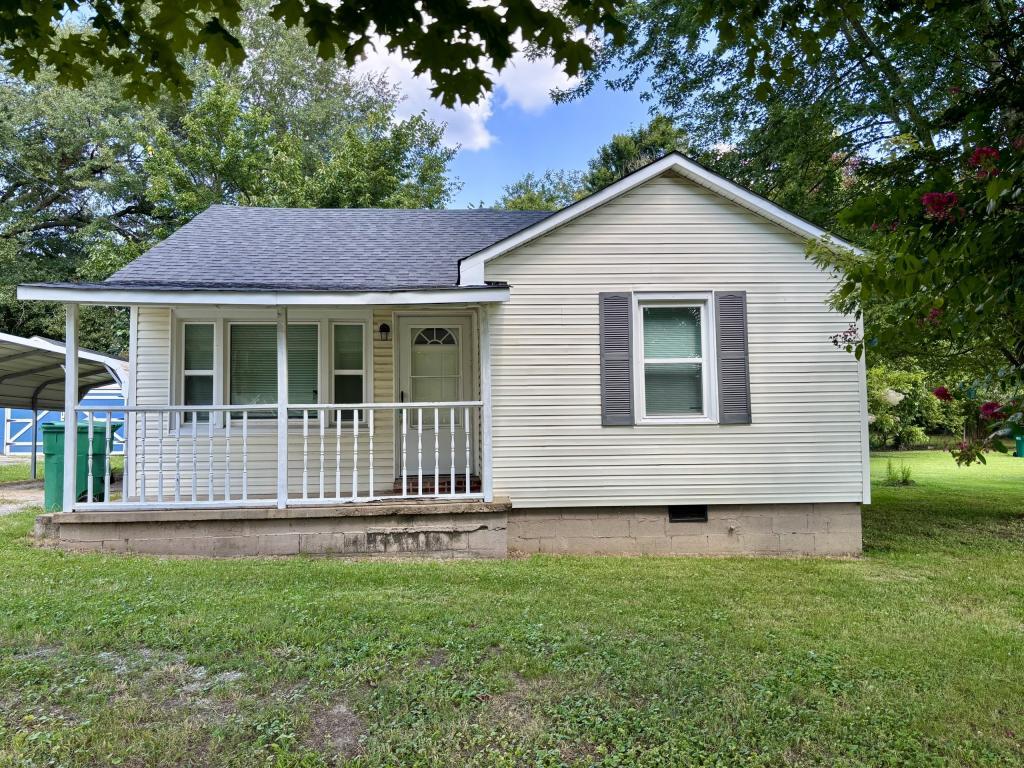 Photo - 2032 W Woodrow St