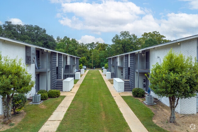 Exterior Cloverdale Estates - Cloverdale Estates