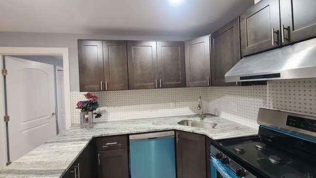 Photo - 100 Griffith St Unit 2