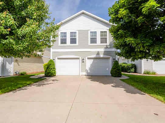 428 Island Pointe Dr
